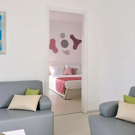 Otel Satsuma Suites 3*