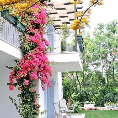 Satsuma Suites Otel 3*