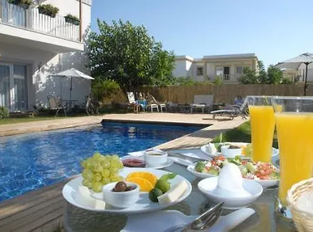 Otel Satsuma Suites 3*