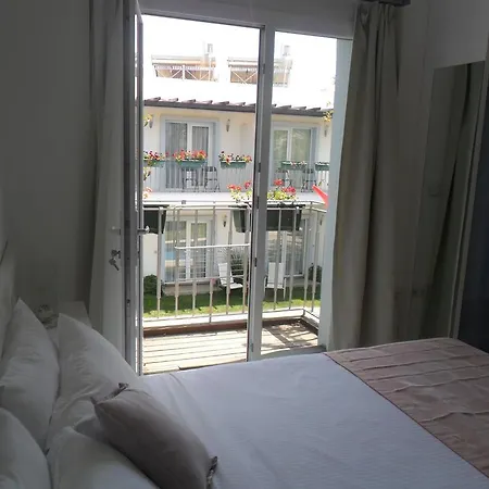 Hotel Satsuma Suites 3*